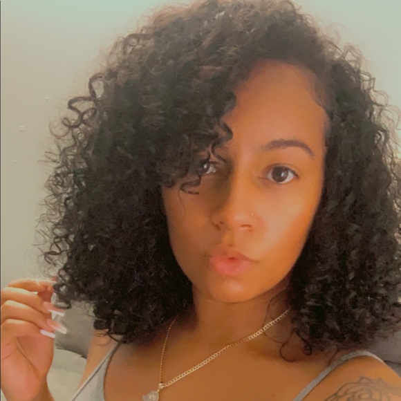 Meet your Posher, Janet - Picture 1 of 1